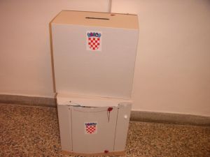 Glasacke_kutije_gotovo_prazne.JPG