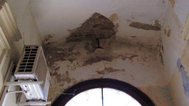 Vlaga_otpadanje_stropa