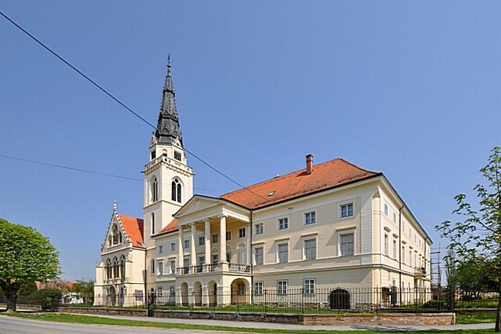 grkokatolicka_katedrala_svete_trojice_rezidencija_Krievci