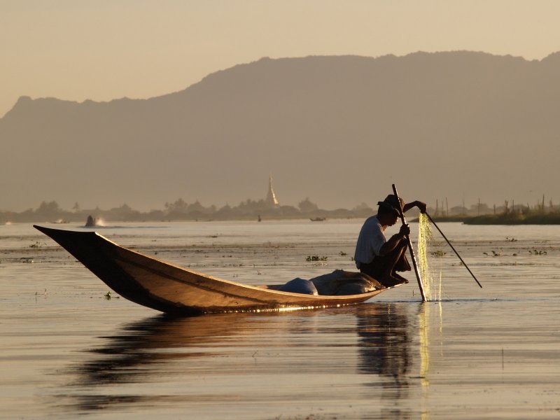 myanmar_river-800x600