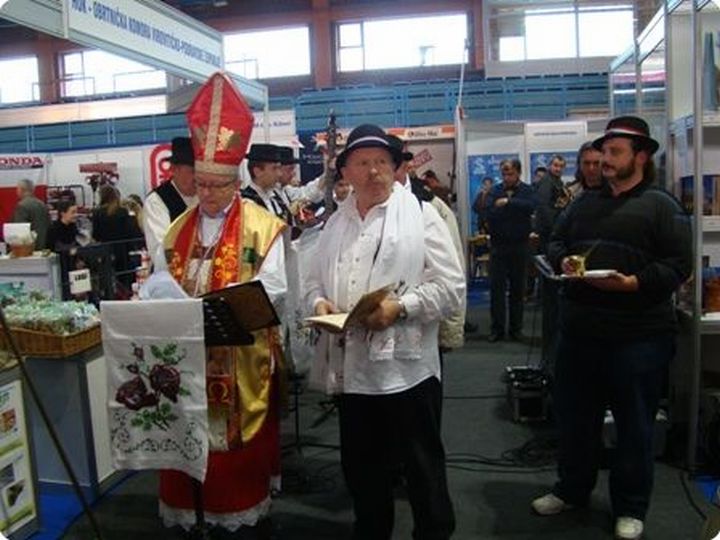 OGS_15sajam27-170-800-600-80-rd-255-255-255