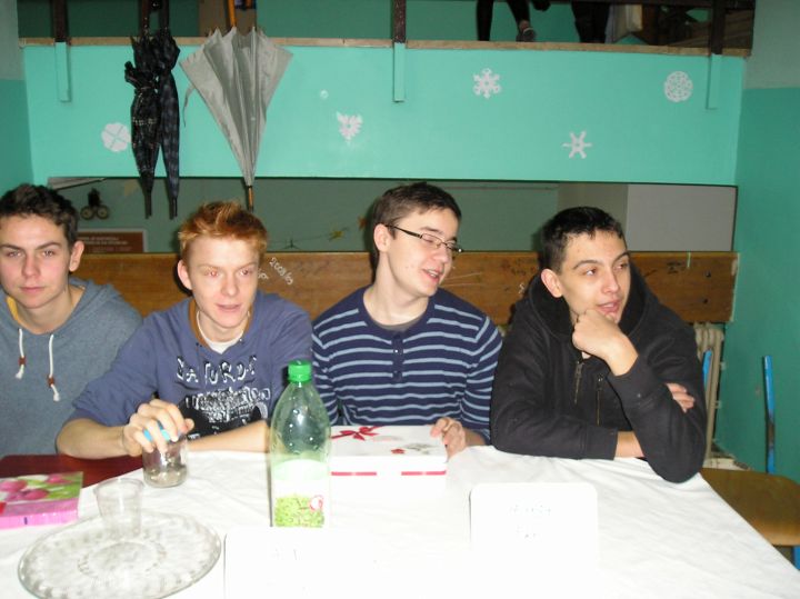 Gimnazija_palacinke_humanitarna_akcija_PC200777