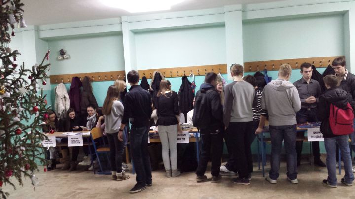 Sajam_studija_prosinac_2013_udruga_POINT_gimnazija_studenti_4