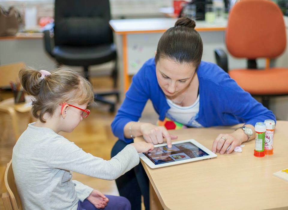 Komunikator_aplikacija_ICT_AAC