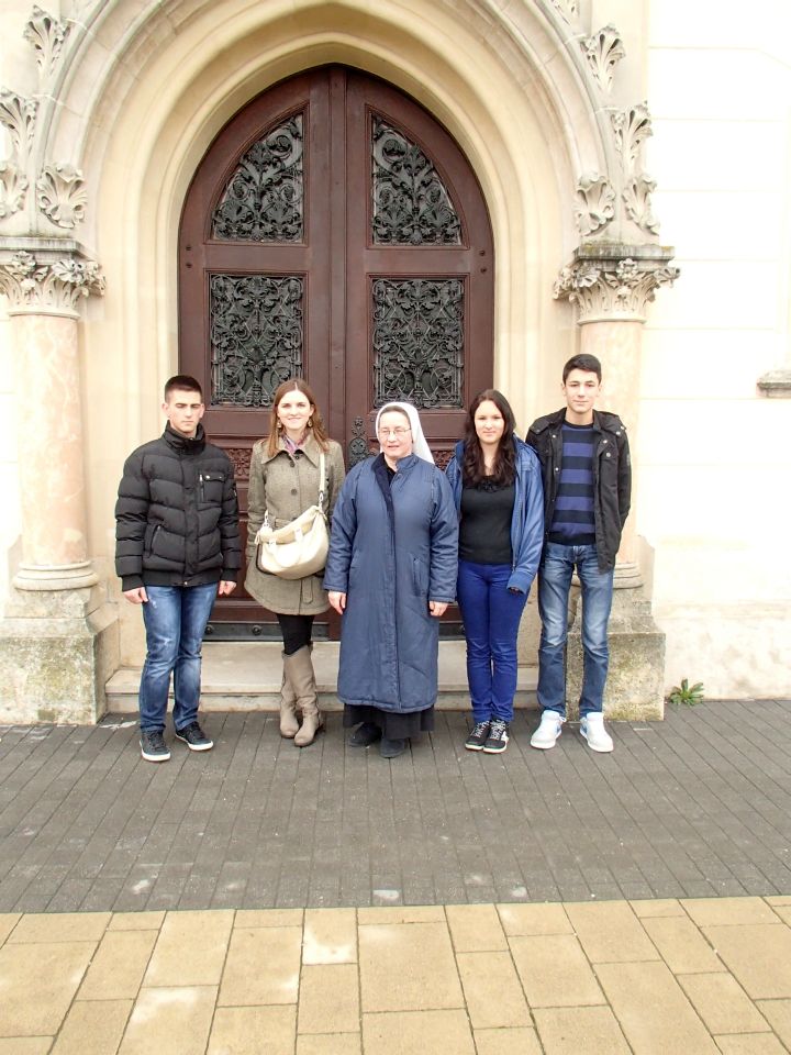 P2180088_tulum_slova_grkokatolicka_katedrala_srednja_gospodarska_skola