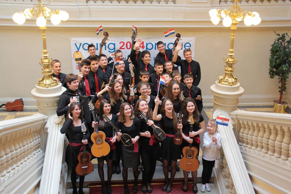 Tamburaski_orkestar_Glazbene_skole_Alberta_Strige_Igor_Kudeljnjak_Young_Prague_2014_najbolji