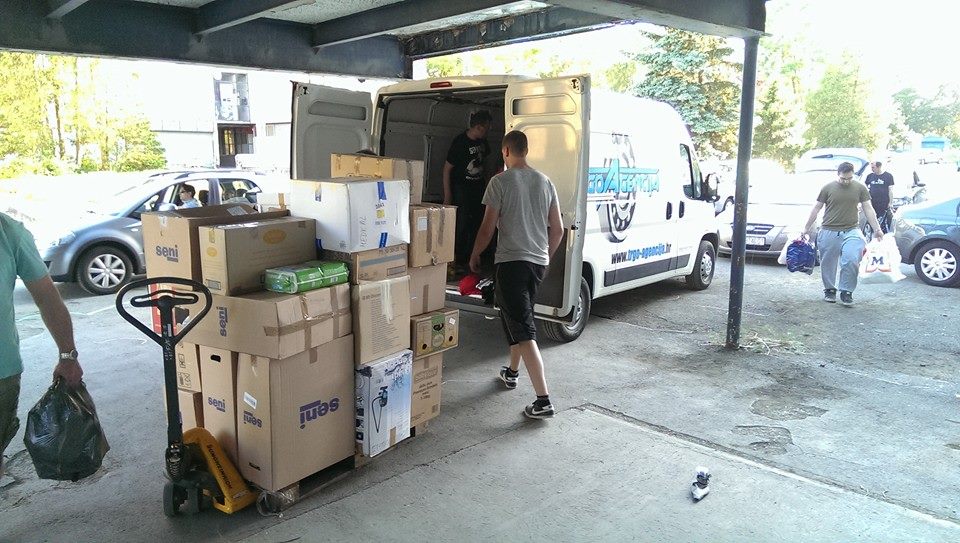 Trgoagencija_kombi_donacije_pomoc_Slavonija_poplave_1