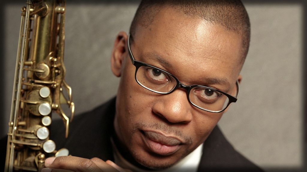ravi_coltrane_saxophone_face_glasses_look_7816_1920x1080