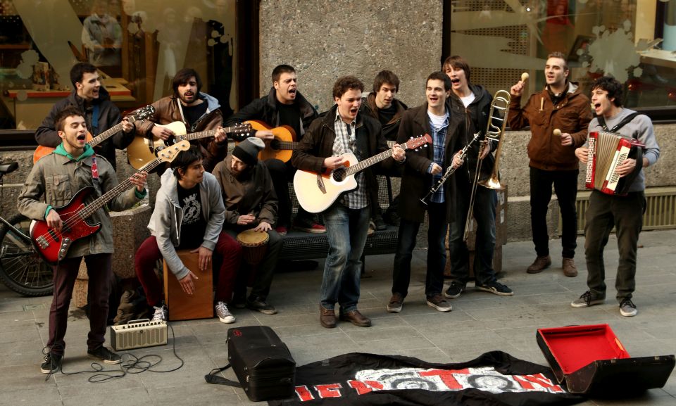 Jeboton_ansambl_kolektiv_Zagreb_kino_Europa