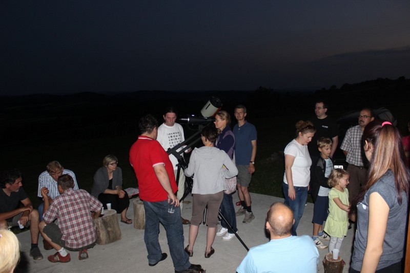 Nastavna sekcija Hrvatskog fizikalnog društva, Perzeidi i njihovi prijatelji na promatranju neba u Kamešnici povodom konjunkcije Venere i Jupitera 2. srpnja 2015. (foto: Martin Vujić)