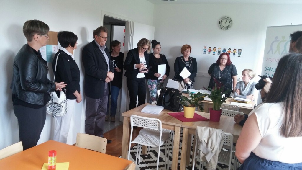 image-bbf2c6d7d3791fdf2553775ec3ac39e08caa3687da08d6b97b9169090c9f6b6d-V_zajedno_za_mame