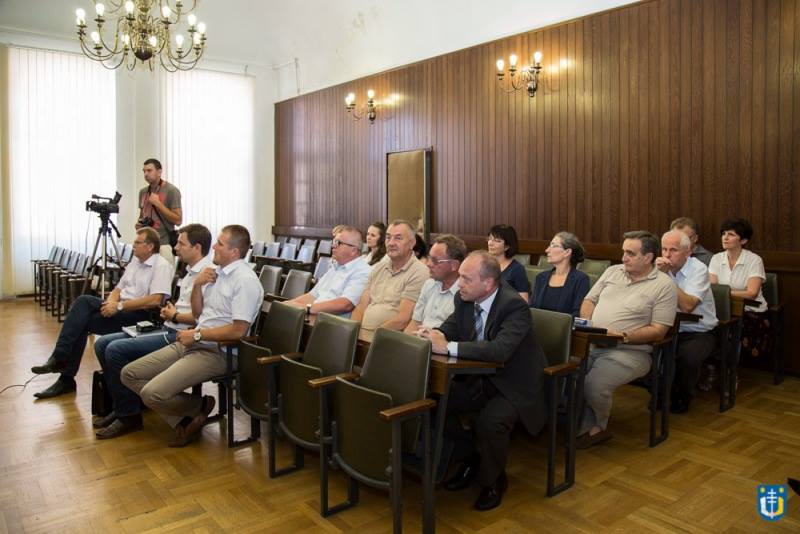 11169962_679042742195868_8565558801081563716_n_potpisivanje_ugovor_razvojni_centar_tehnoloski_park_2015-08-03