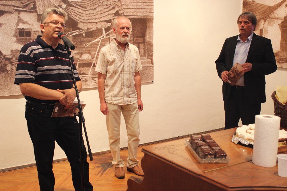 Na otvorenju izložbe 'Tragovi vremena' 28. srpnja 2015. (foto Gradski muzej Križevci)