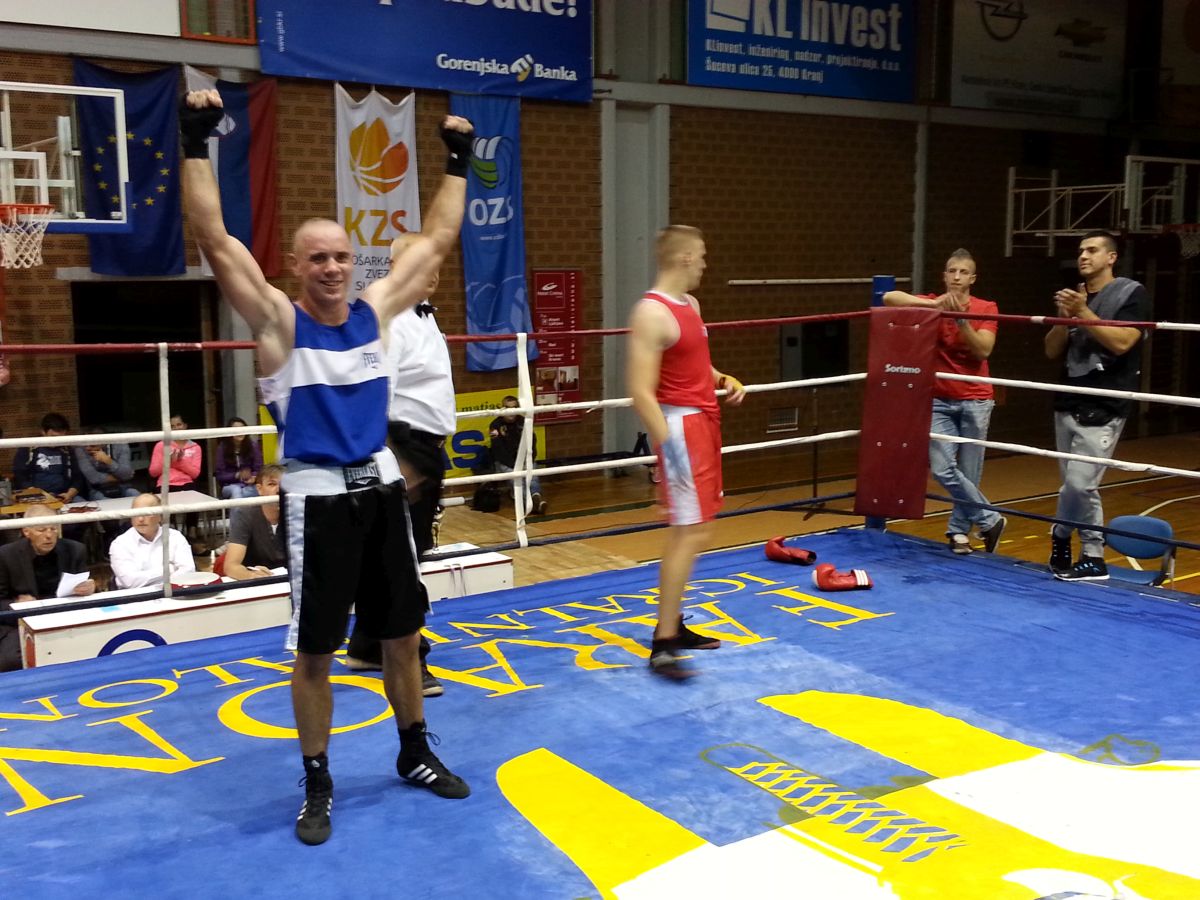 20150926_193350_boks_BK_David_Adrian_Topic