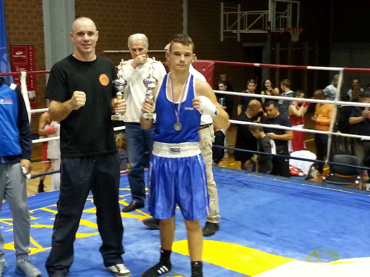 20150926_200635_boks_BK_David_Adrian_Topic