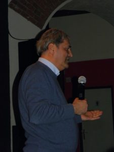 Damir Matković na tribini u Klubu kulture 28. ožujka 2013. (foto: R.Matić)