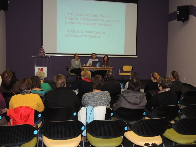 maslacak_projekt_predstavljanje_rukom_pod_ruku