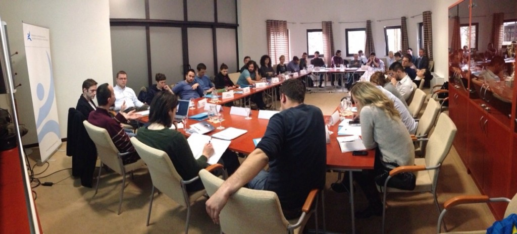 Naslovna-1230x557_APR_godisnji_program_Akademija_politicki_razvoj