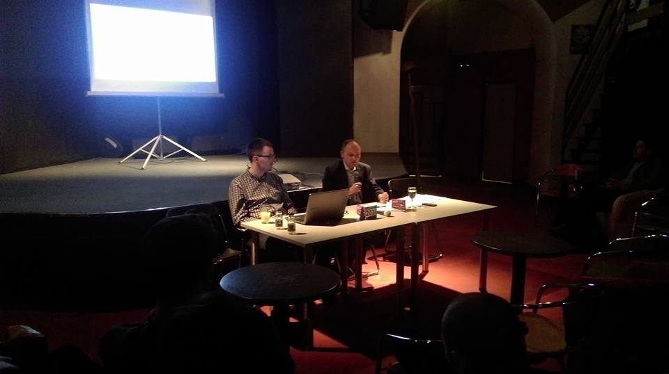 12239538_10156597659945125_4022730886942019142_n_politicka_nekultura_tribina_CSF_12