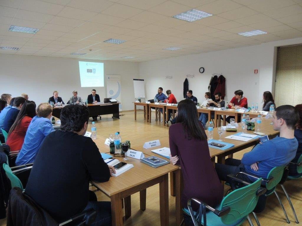 12440396_1999551516935926_7385203031097740915_o_APR_2016_seminar_Akademija_za_politicki_razvoj