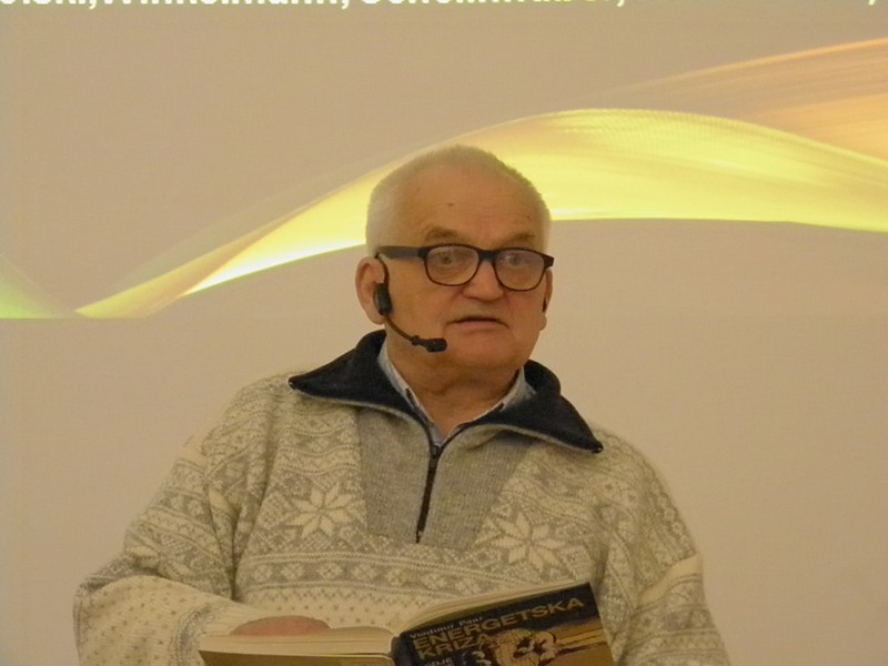 Akademik Vladimir Paar na predavanju u knjižnici HAZU 4. veljače 2016. (foto: R. Matić)