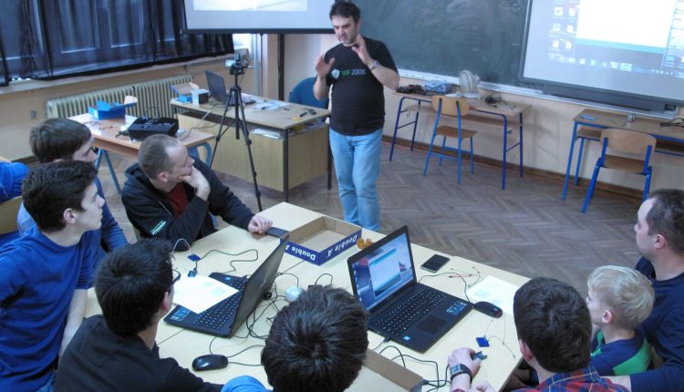 IMG_6434_Croduino_radionica_Culture_Shock_Croatian_Makers_gimnazija_Arduino