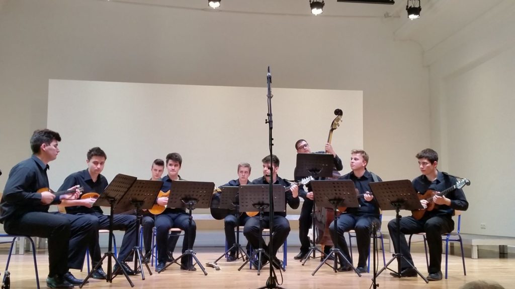 20160422_184157_tamburasi_glazbena-skola_natjecanje_pozega_2016