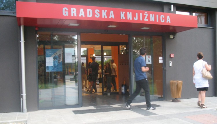 IMG_0064_Gradska_knjiznica_Franjo_Markovic_ulaz