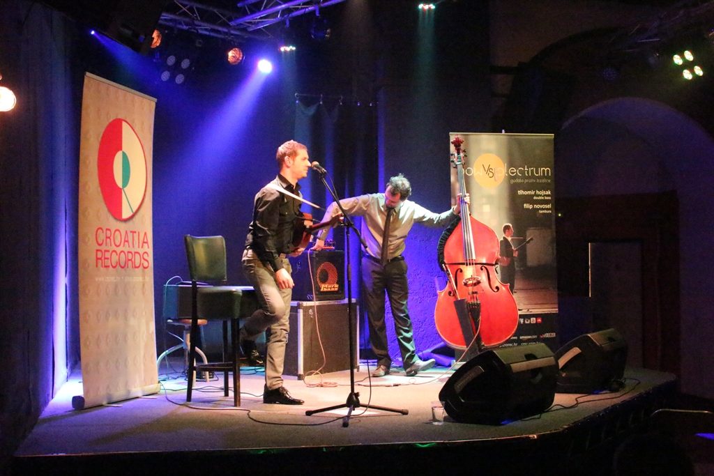 IMG_1171_Gudalo_Trzalica_Bow_Plectrum_Filip_Novosel_Tihomir_Hojsak