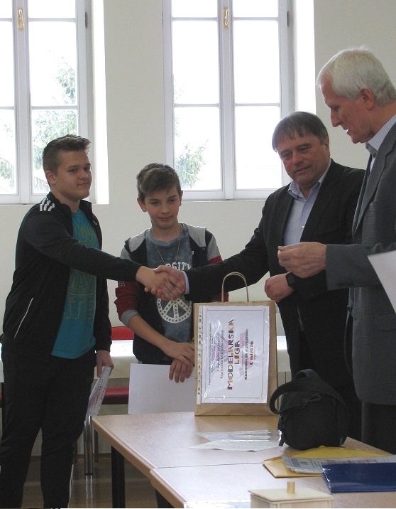 03_3-ModelarskaLigaKKZ-30042016-prvaci-dodjela_DJ