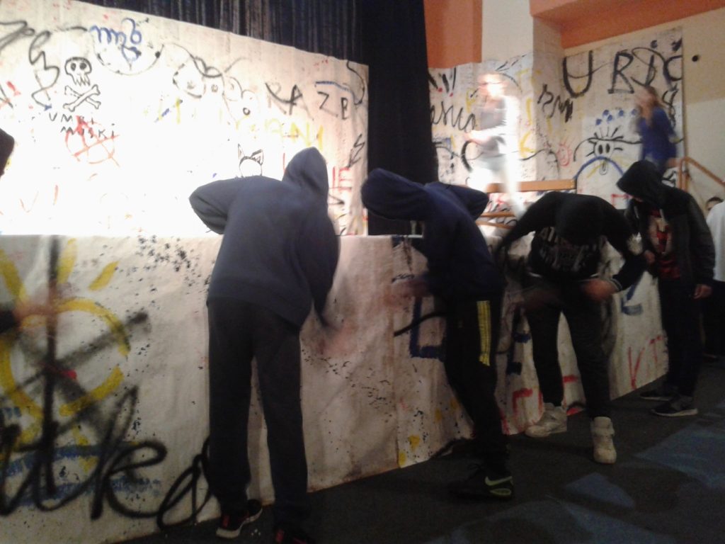 3-20160520-180439_zeljka_Sunjic_predstava_skola_bjelovar