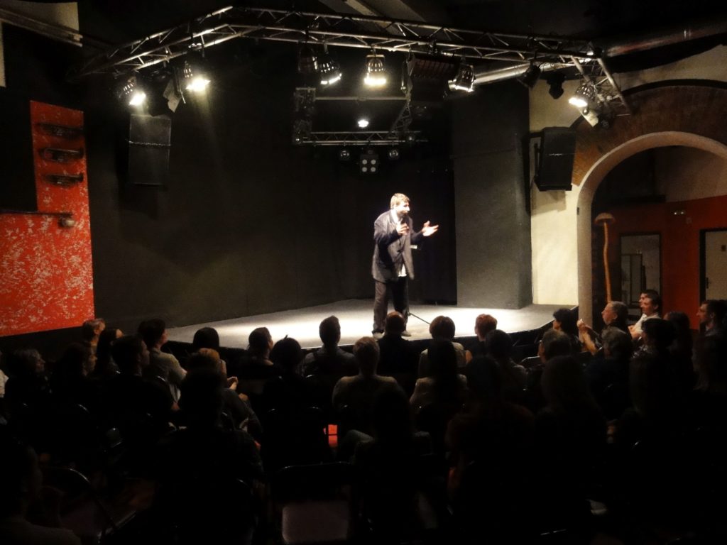 DSC05306_teatar_kvark_tomislav_hrebak_o_stetnosti_duhana_sampanjac