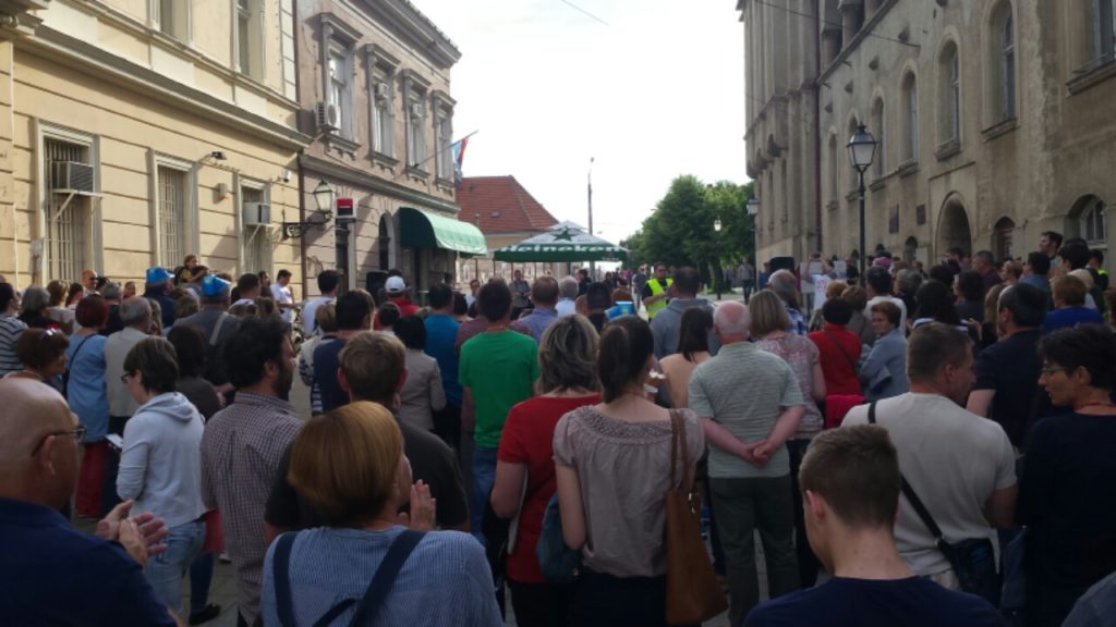 IMG_20160601_180810-1280x720_prosvjed_podrske_Hrvatska_moze_bolje_cjelovita_kurikularna_reforma_Udruga_POINT_Krizevci