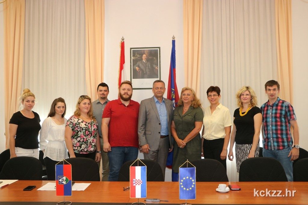 IMG_8605m Infodesk informativni centar za mlade Udruga Glas mladih Zupanijski savjet mladih