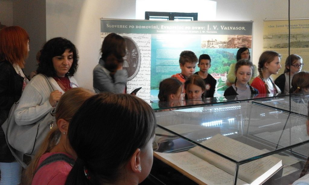 Učenici u muzeju dvorca OŠ Ljudevita Modeca Čitanje ne poznaje granice