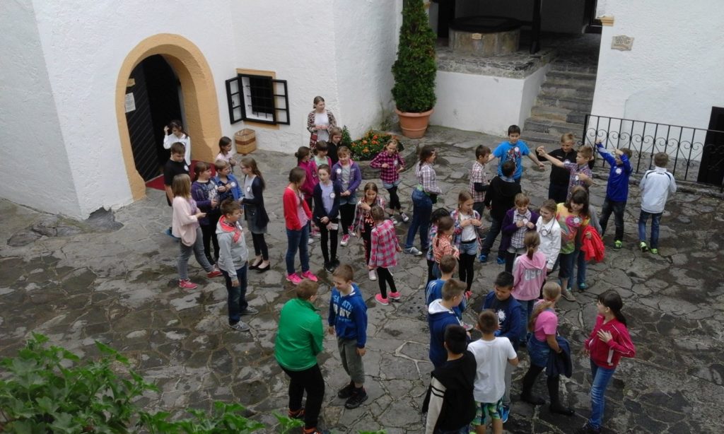 Učenici u zajedničkom druženju OŠ Ljudevita Modeca Čitanje ne poznaje granice