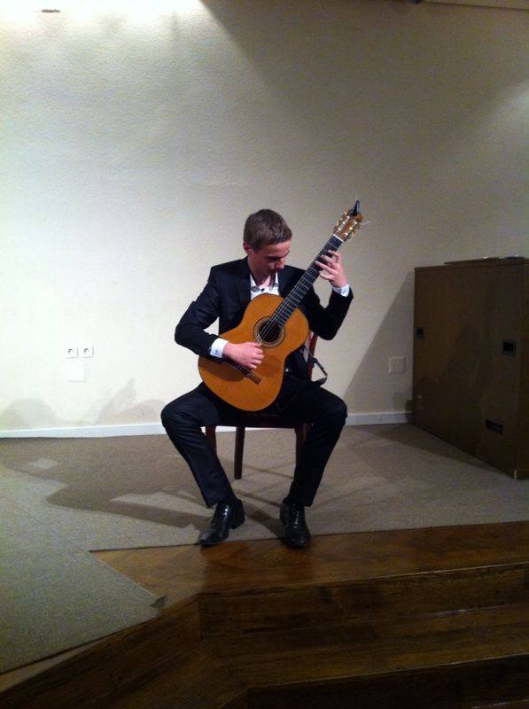 14088786_10208590159724246_83679051_n_Luka_Lovrekovic_klasicna_gitara_maturalni_koncert