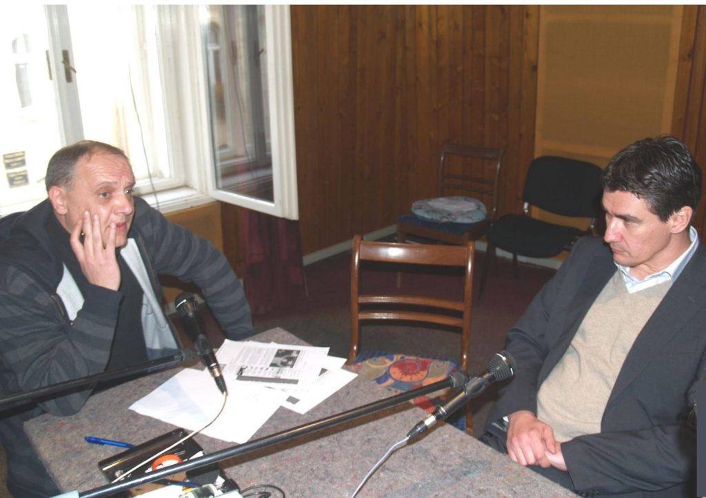 323694_154158208008100_1355973854_o_Radio_Krizevci_studio_vd_direktora_Maurizio_Novosel_Zoran_Milanovic