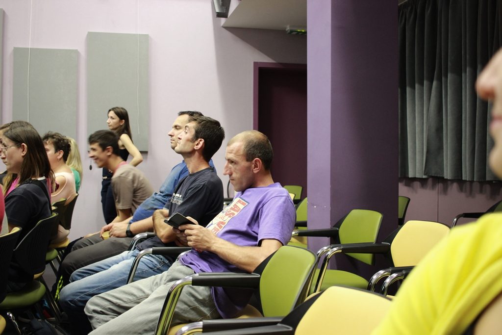 IMG_6445_rukom_pod_ruku_zavrsna_konferencija_projekt_udruga_maslacak