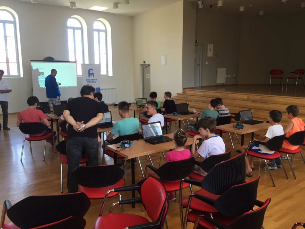 photo_2016-08-09_10-14-07_STEM_auto_Croatian_Makers_robotika_IRIM_by_Mario_Rajn