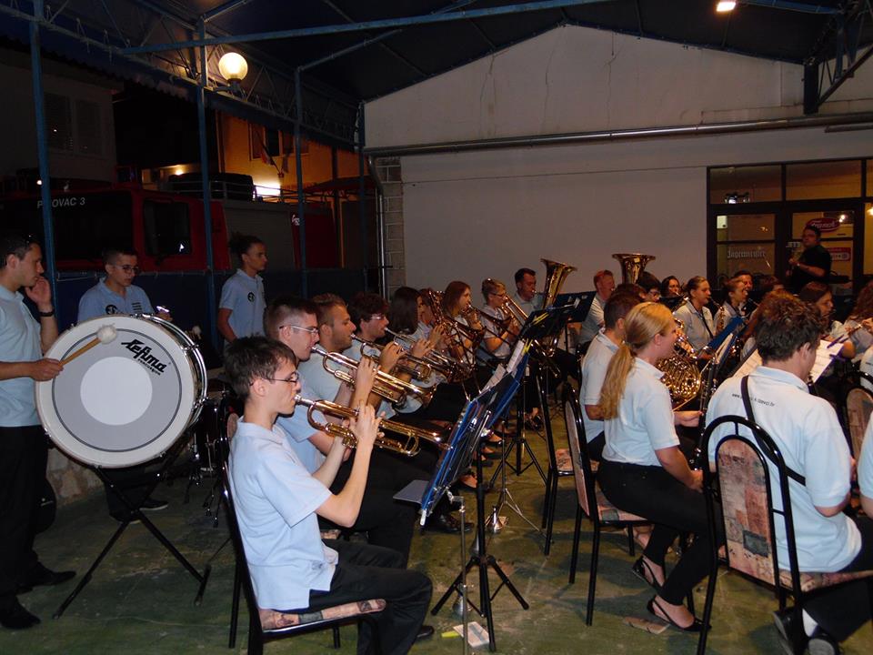 14142007_10208745188141348_279767322524576115_n_gradski_puhacki_orkestar_gostovanje_pirovac_by_nino_ceredar_2016