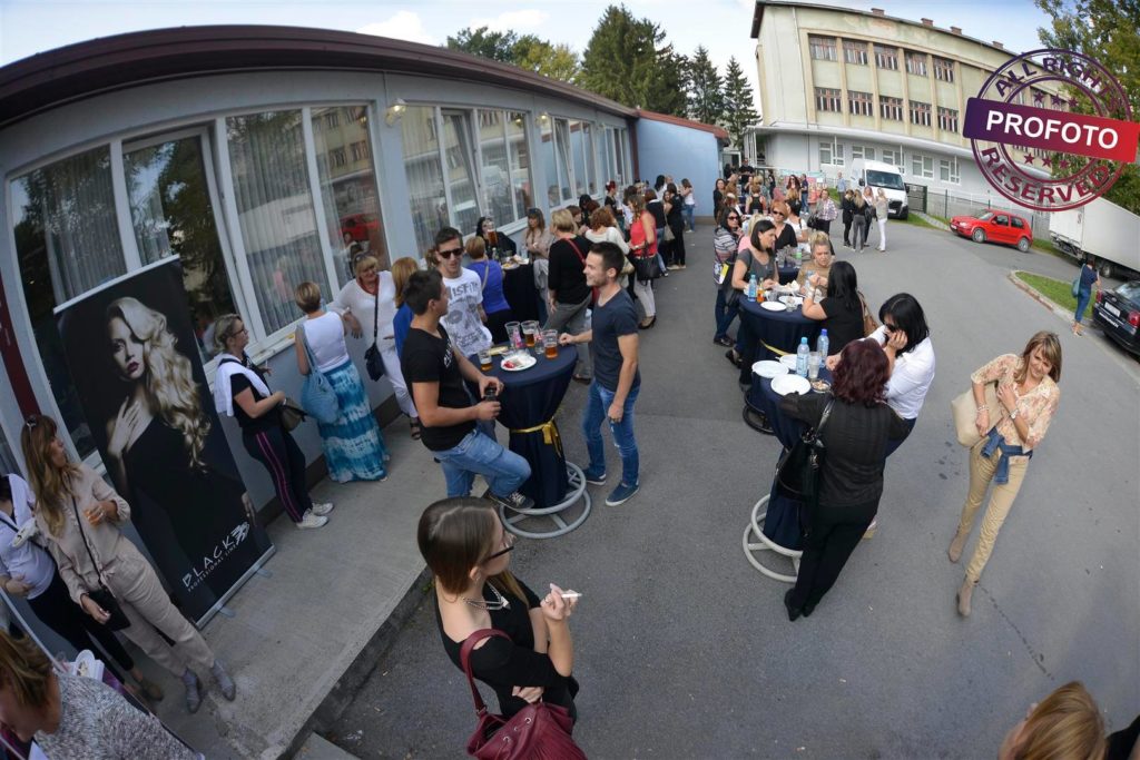 14445221_1364967486849772_8506802134361934096_o_-black_professional_hair_show_frizerland_by_profoto_studio