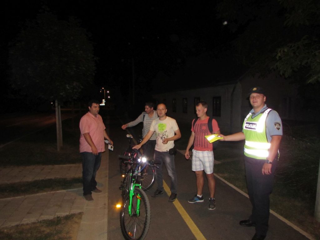 IMG_6472_Osvijetli_se_akcija_svjetla_bicikli_prsluci_KUB_POINT_Policija