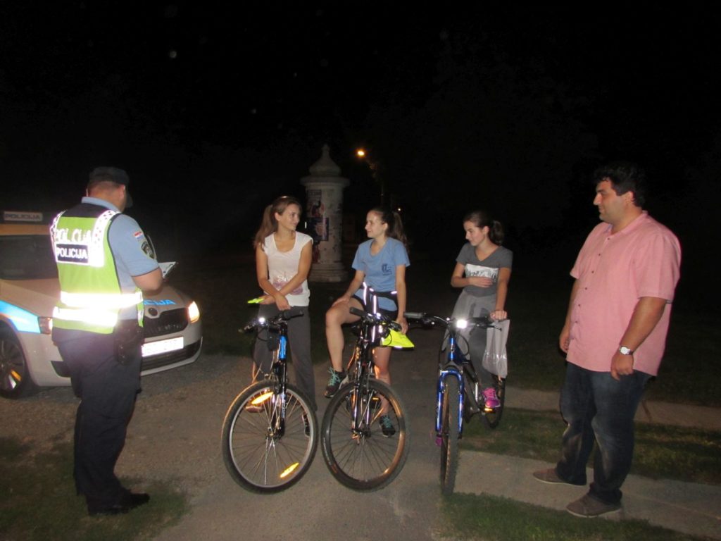 IMG_6479_Osvijetli_se_akcija_svjetla_bicikli_prsluci_KUB_POINT_Policija