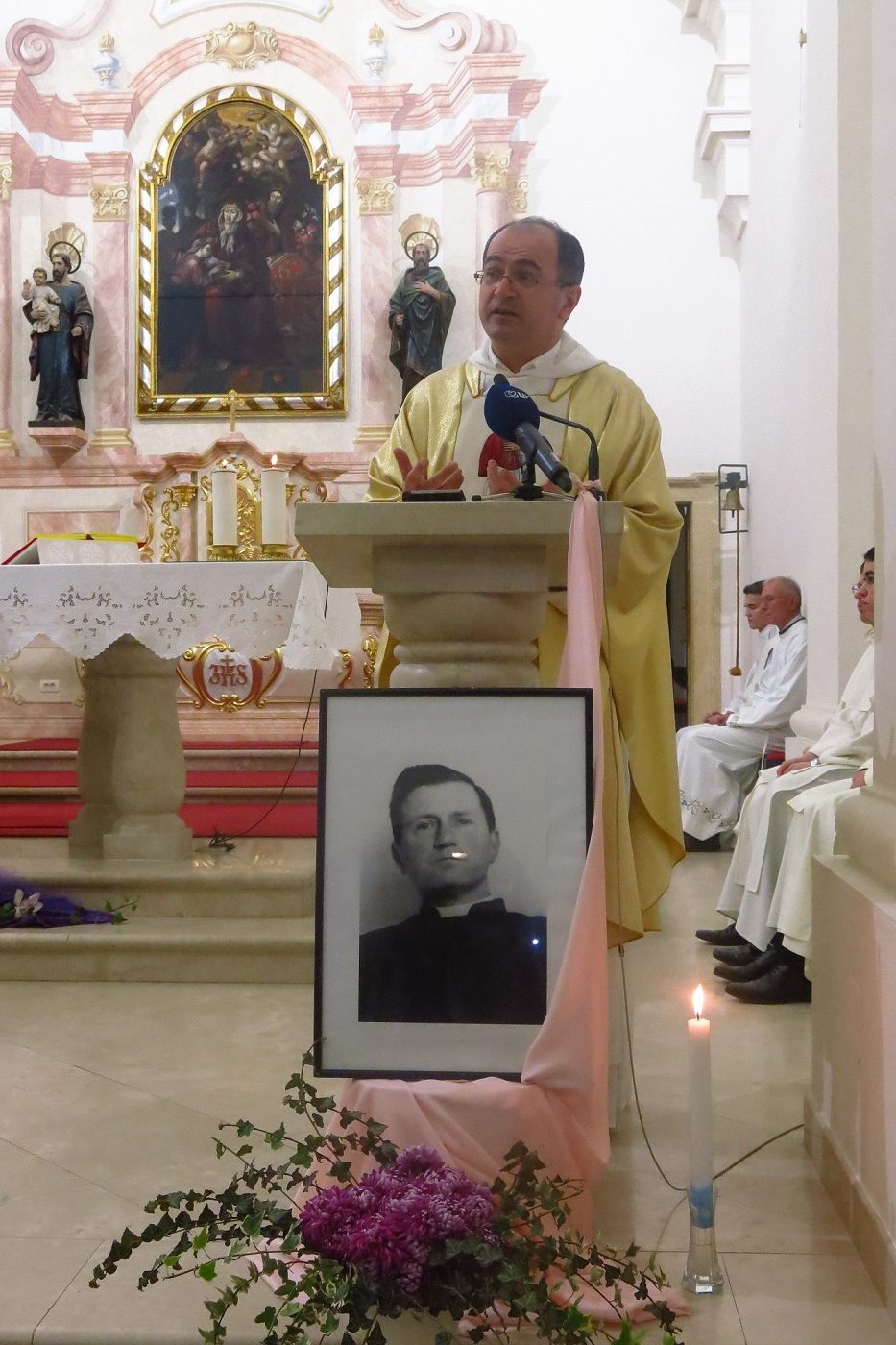 002-fr-anto-gavric-propovijeda-knjizevni-kranjcic