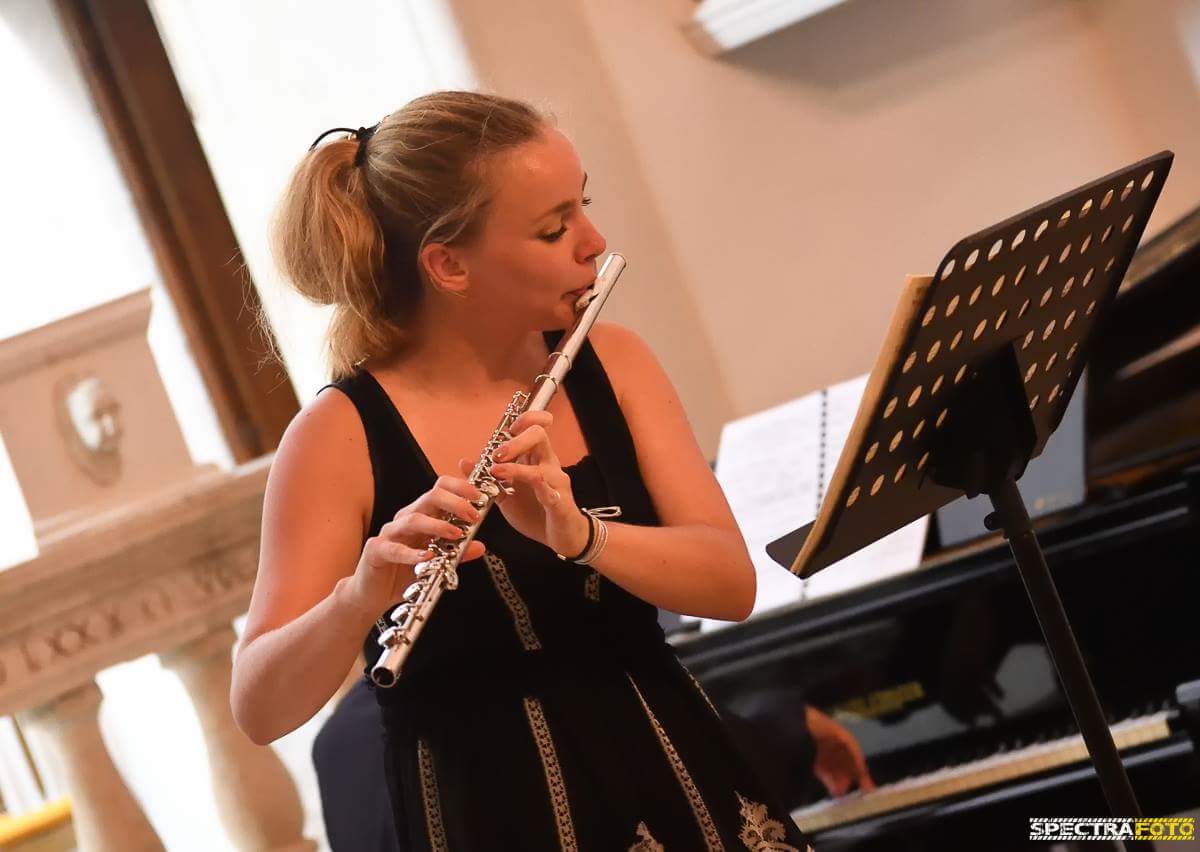 14362648_1643846919240228_4068216672697484562_o_latica_cameron_flauta