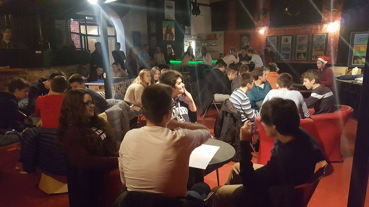 15443218_1355221007867943_16923146607317399_o_pub_kviz_za_srednjoskolce_udruga_vrtuljak_klub_kulture