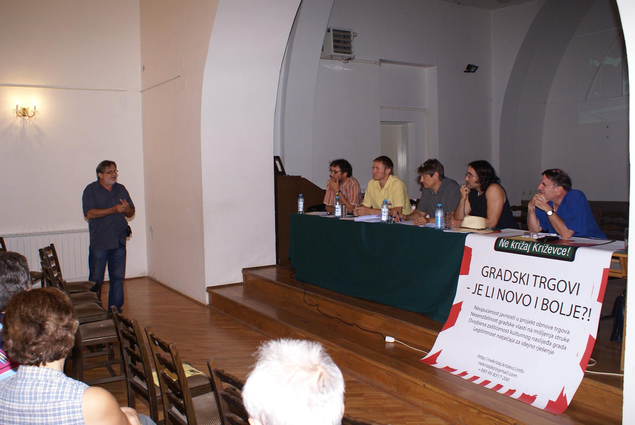 1655500_877621552295944_6004152131113590436_o_gradski_trgovi_tribina_inicijativa_ne_krizaj_krizevce_2008
