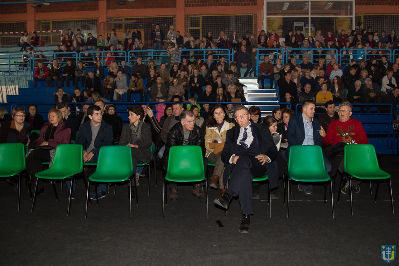 img_4869_udruga_maslacak_koncert_humanitarni_pjevajmo_zajedno_2016