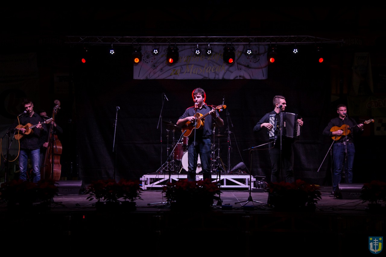 img_4903_udruga_maslacak_koncert_humanitarni_pjevajmo_zajedno_2016